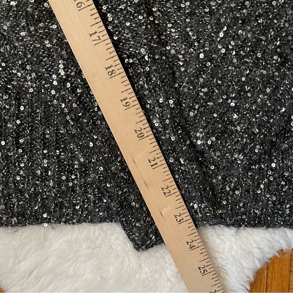 FRAME Sequin Sweater Smoke Heather - Picture 8 of 10